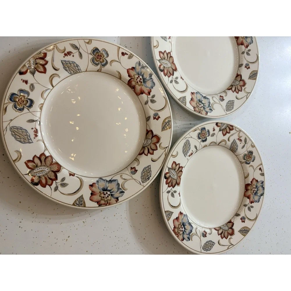 Queen's Earthenware 10 3/4